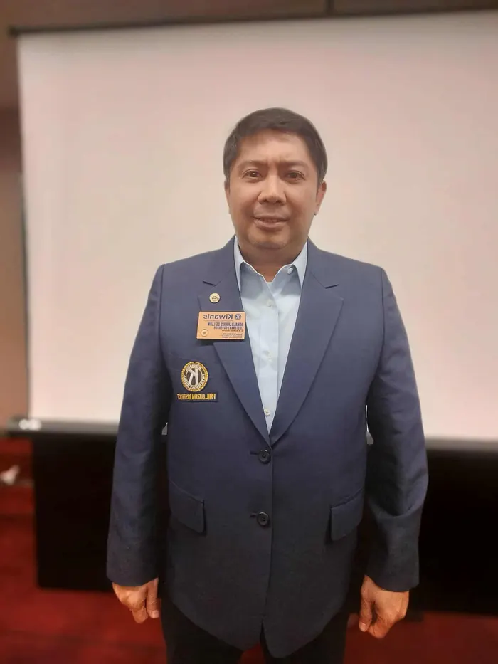 Ronald Julius De Leon
